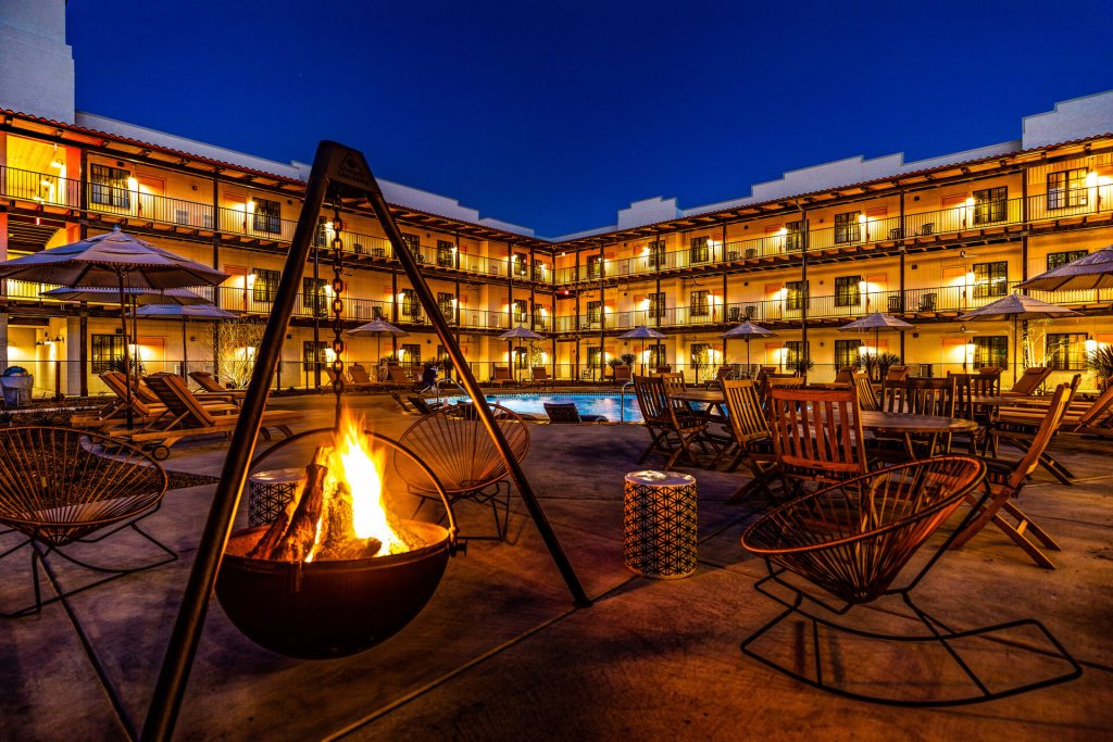 23249577_ImageLargeWidth-2