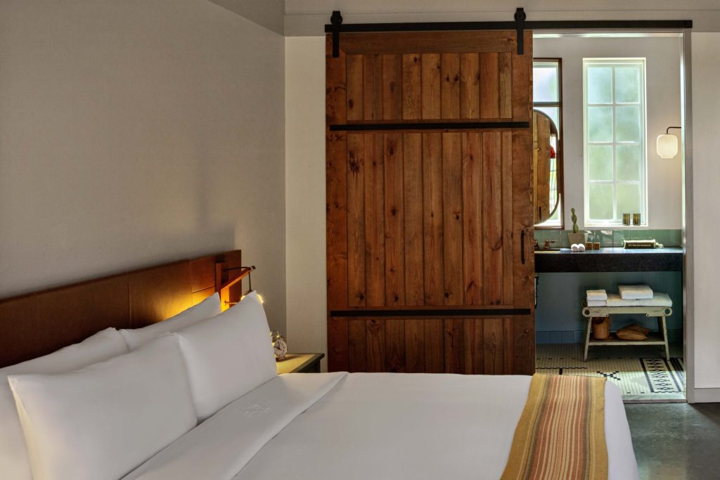 23249825_ImageLargeWidth