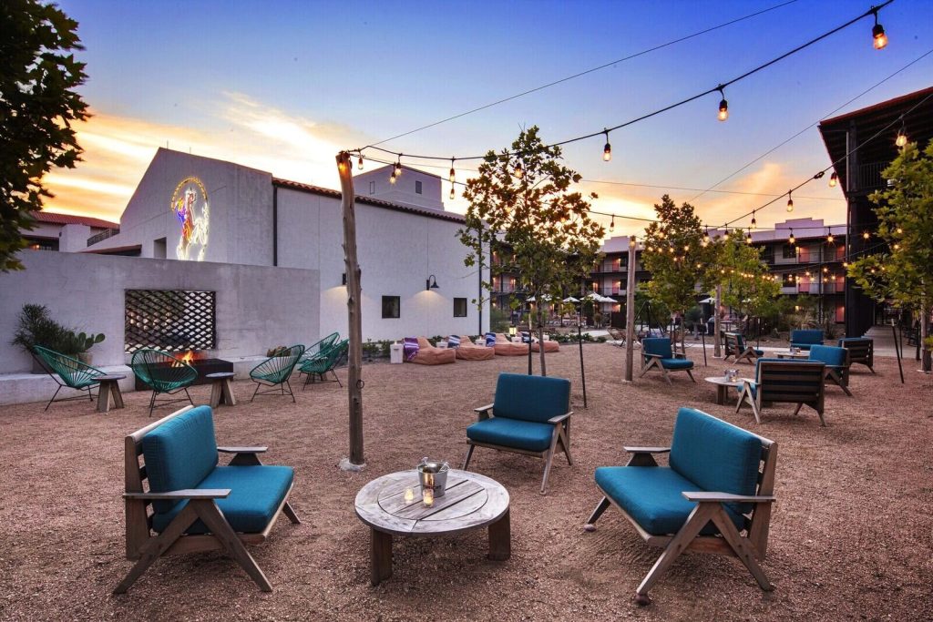 23249885_ImageLargeWidth