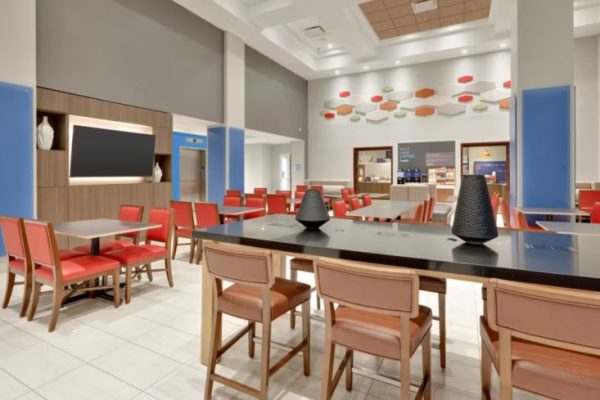 holiday-inn-express-and-suites-irving-5894854079-4x3