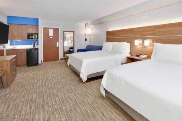holiday-inn-express-and-suites-irving-5895054778-4x3