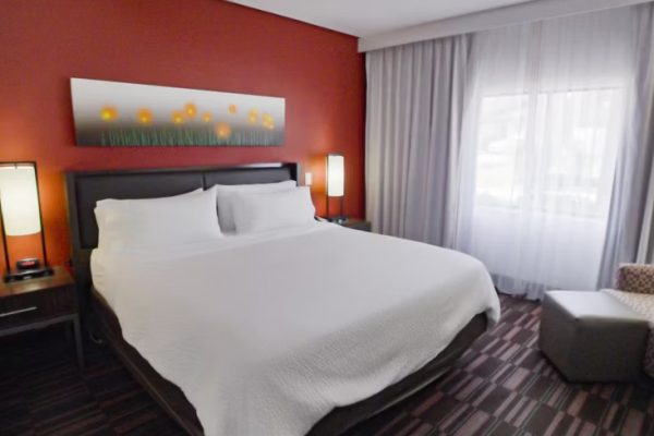 holiday-inn-irving-9896464468-4x3